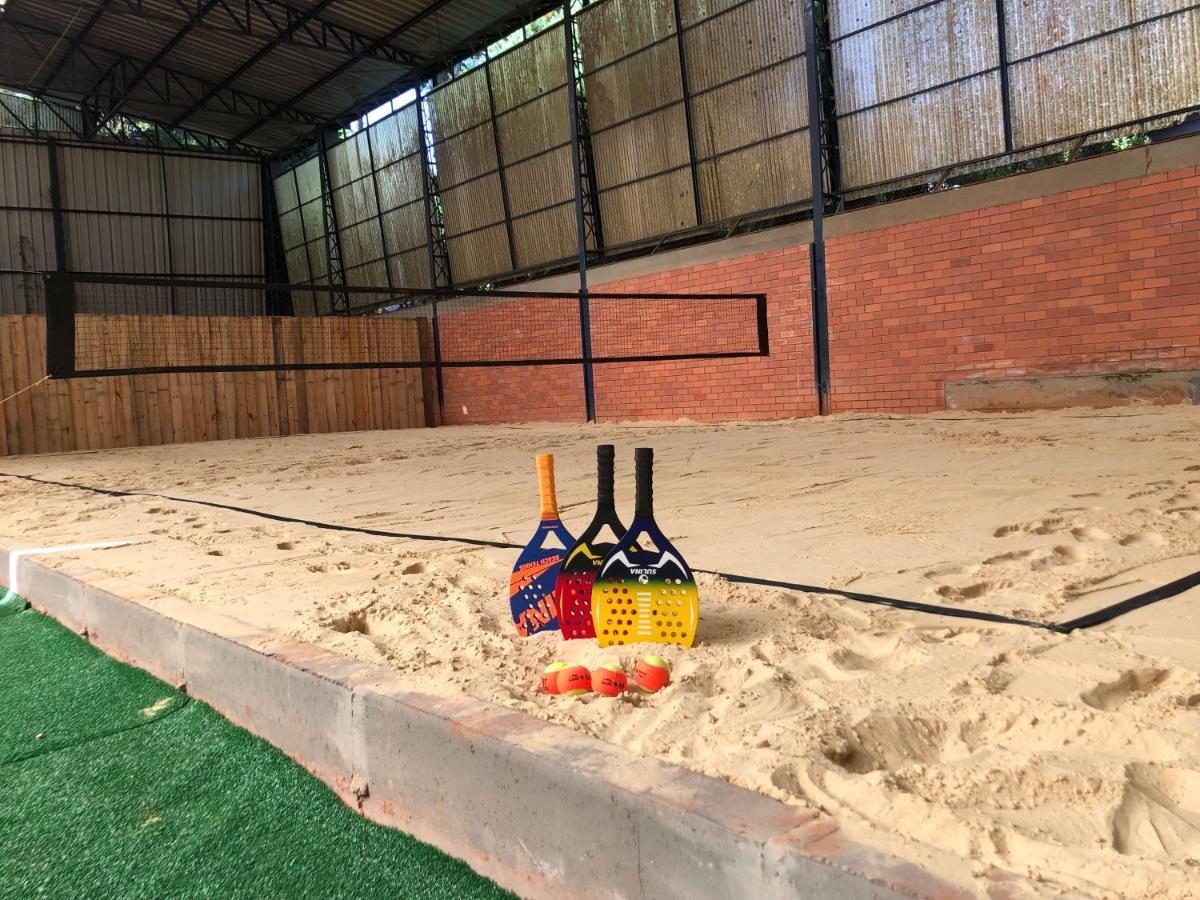 Estalagem Vila Suzana - Quadra De Beach Tennis Indoor カネラ エクステリア 写真