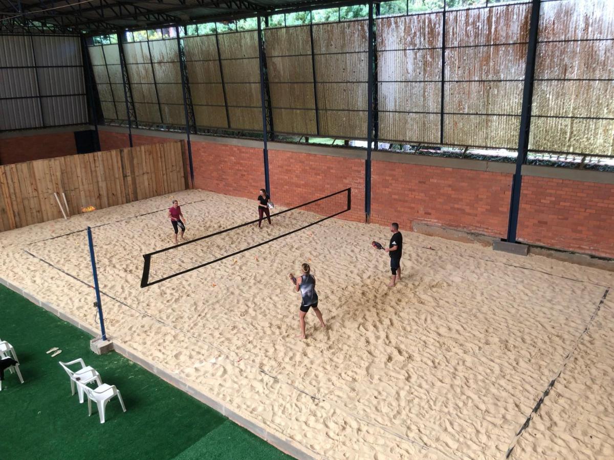 Estalagem Vila Suzana - Quadra De Beach Tennis Indoor カネラ エクステリア 写真