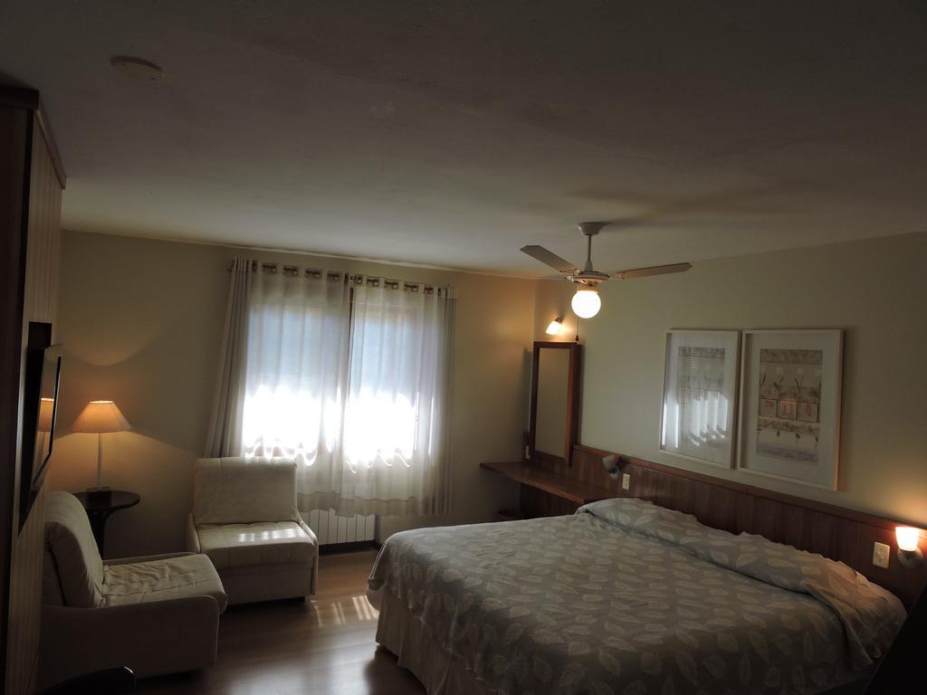 Estalagem Vila Suzana - Quadra De Beach Tennis Indoor カネラ 部屋 写真